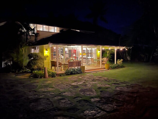 Building Photo - 1405 Mokulua Dr