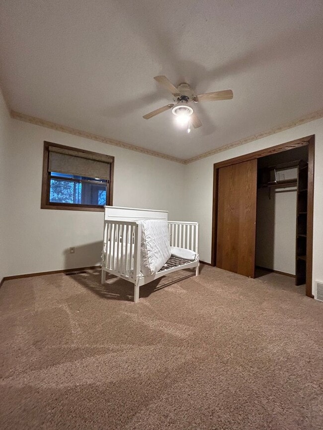 Building Photo - 2 BedroomApartment on Southside