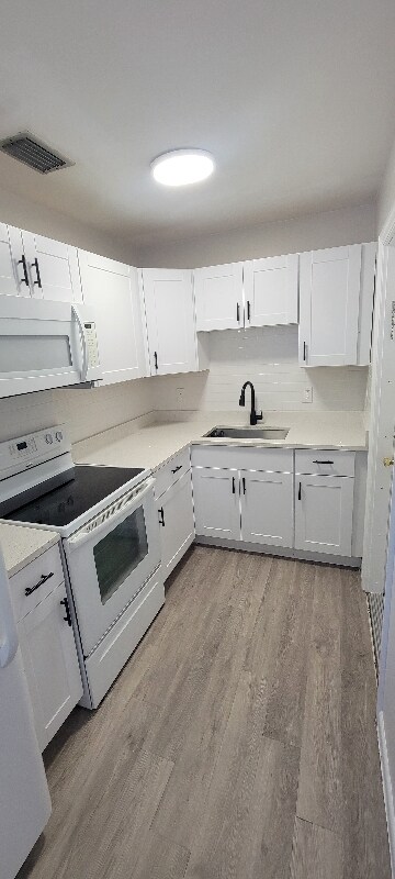 Building Photo - 8103 Agress Ave