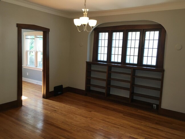 Building Photo - 253 Valley Ave SW