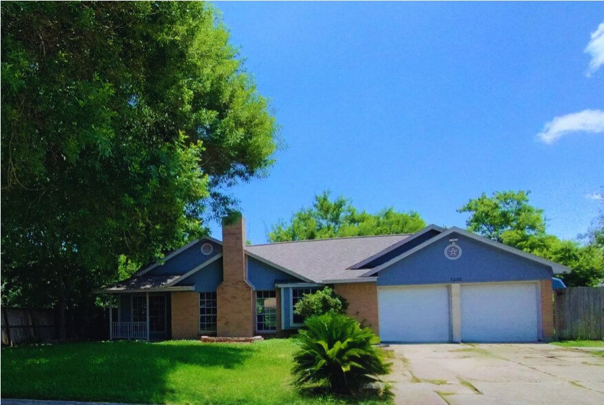 Primary Photo - 5205 Winding Brook Dr