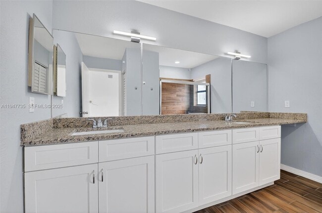 Building Photo - 6043 Sunberry Cir