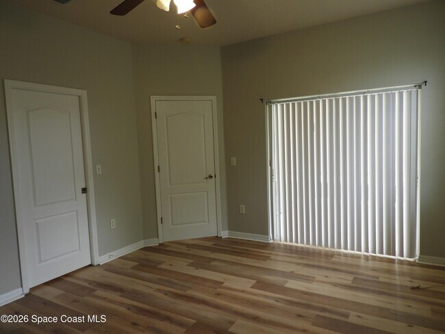 Building Photo - 552 Wedge Ct