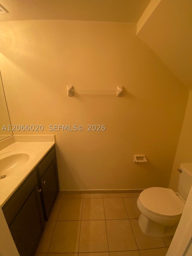 Building Photo - 9438 SW 171st Ct