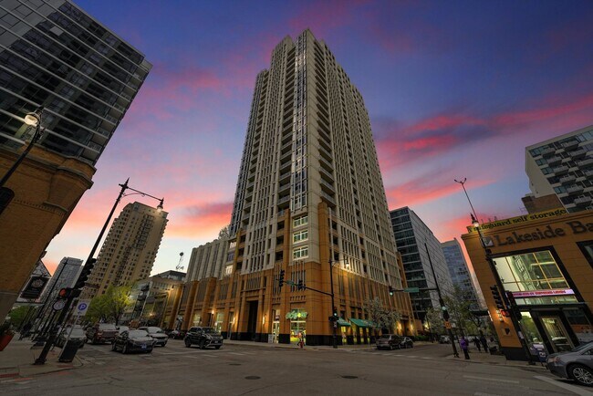 Building Photo - 1400 S Michigan Ave