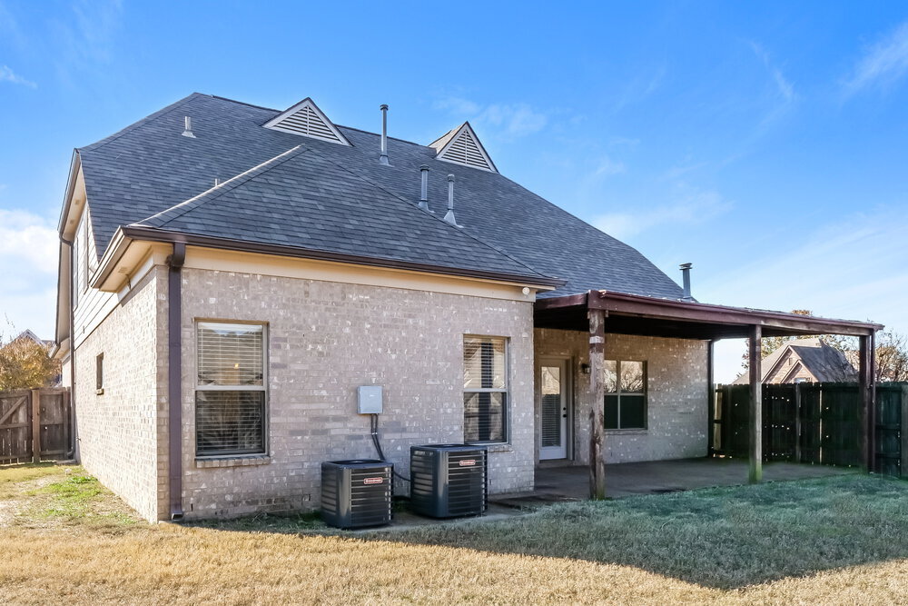 Building Photo - 15 Willow Springs Ln