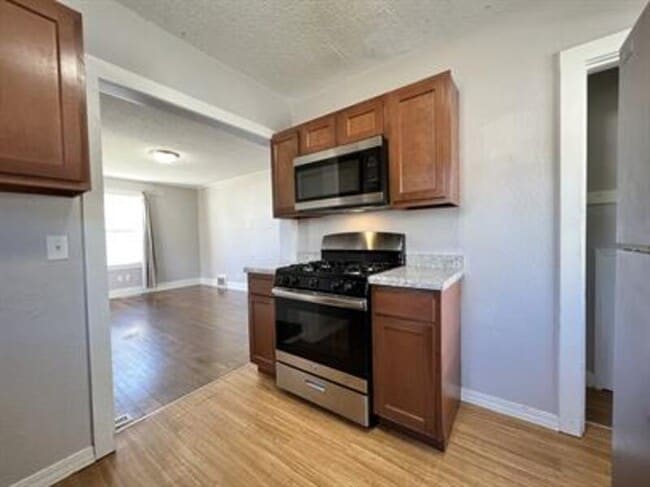 Building Photo - 125 38th St NE