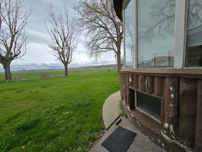 Building Photo - 4 bed, 3 bath house in the country