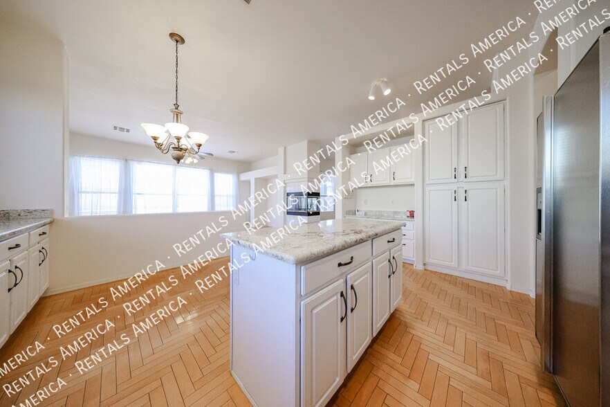 Building Photo - 1711 S 97th St