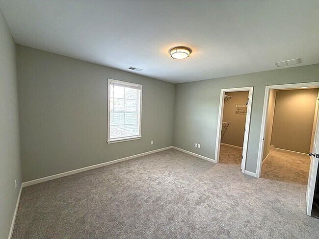 Building Photo - 1157 Mountain Side Dr