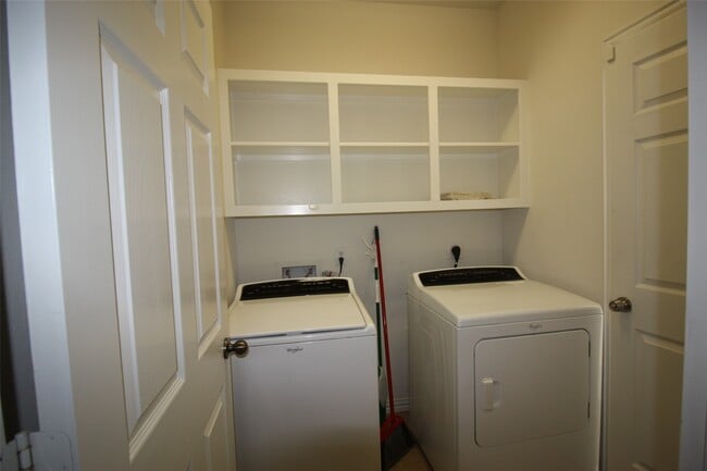 Building Photo - 7038 Cornflower Ln