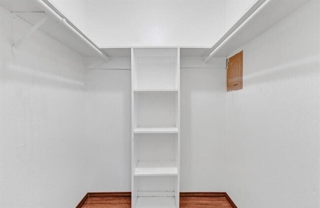 Building Photo - 6161 Reims Rd