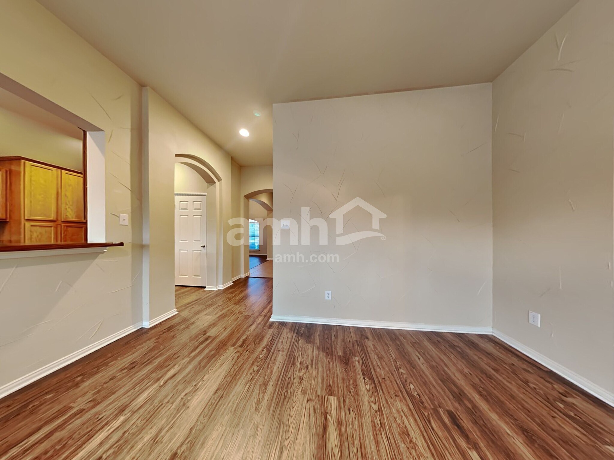 Building Photo - 1031 Hollow Creek Dr