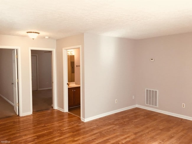 Building Photo - 104 Amy Ave