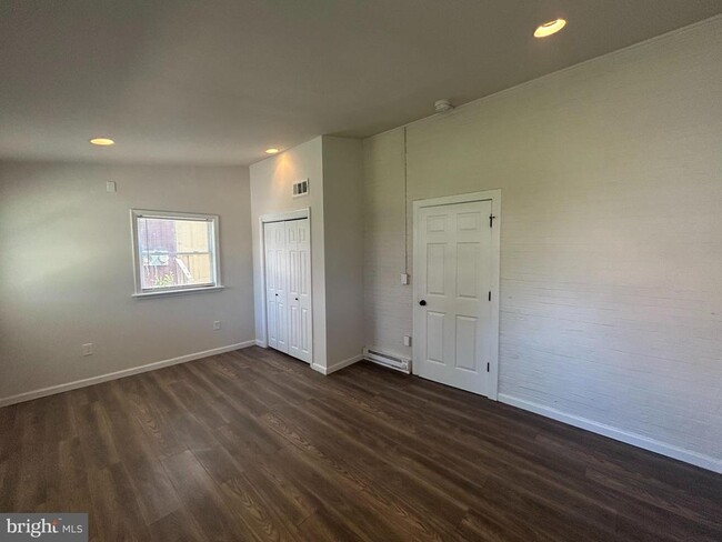Building Photo - 127 Haws Ave