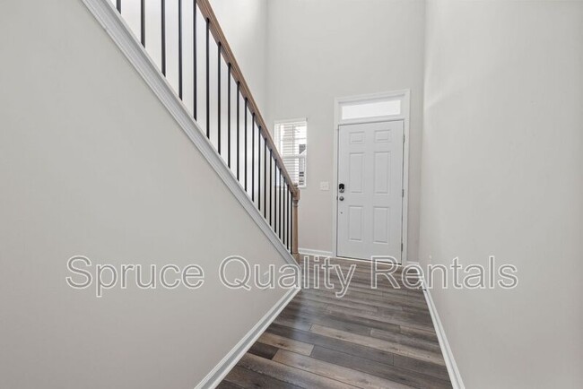 Building Photo - 1011 Red Wing Dr