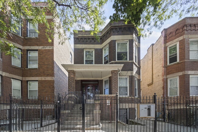 Primary Photo - 4237 W Potomac Ave