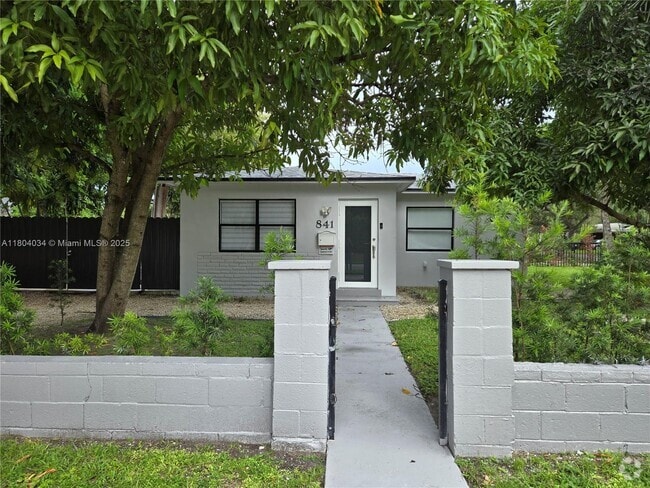 Building Photo - 841 S 24th Ave