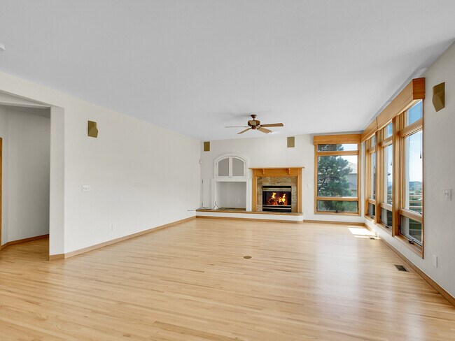 Building Photo - 16374 Sandstone Dr