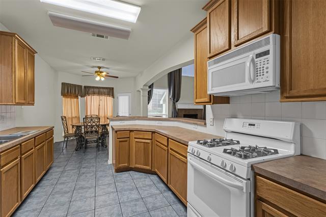 Building Photo - 214 Forestview Rd