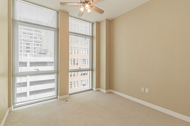 Building Photo - Live in the Heart of Downtown Fort Worth!