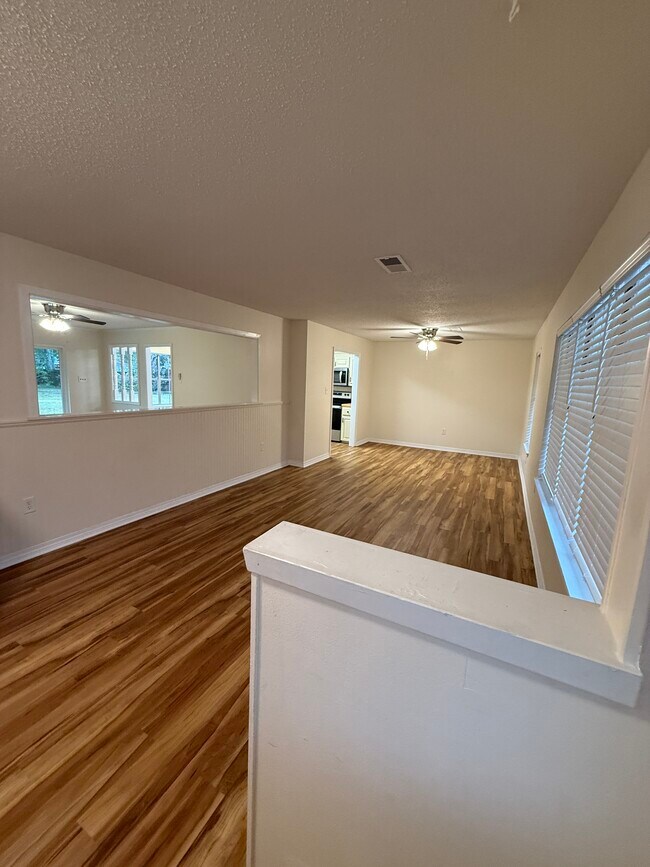 Building Photo - 216 Clower Ave