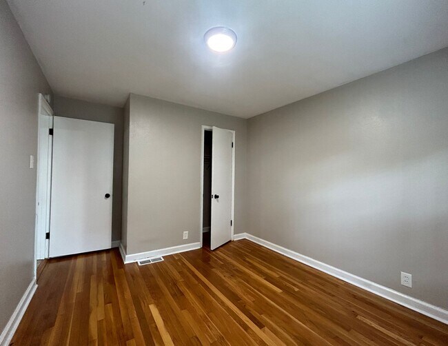 Building Photo - 1337 Odessa Dr