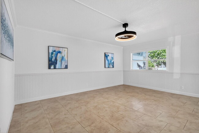 Building Photo - 497 Brittany K