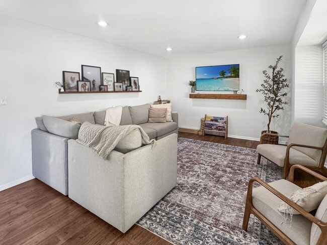 Building Photo - 1482 Harding St NW