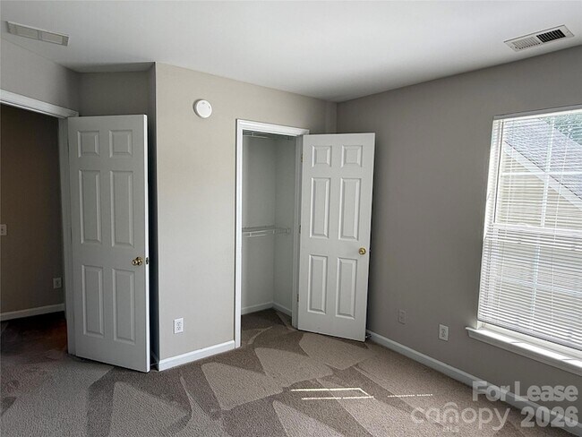 Building Photo - 3319 Mannington Dr