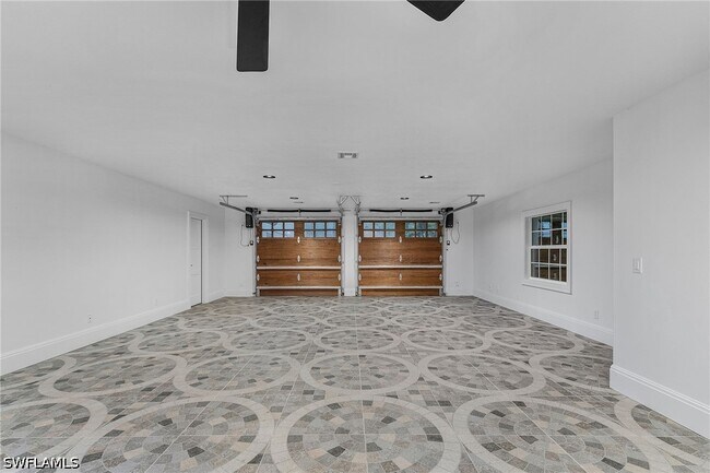 Building Photo - 6155 Standing Oaks Ln