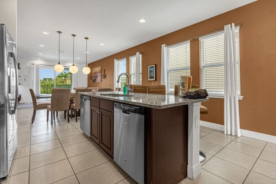 Building Photo - 371 Pendant Ct