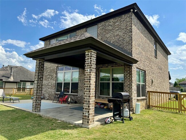 Building Photo - 8855 Broderick St