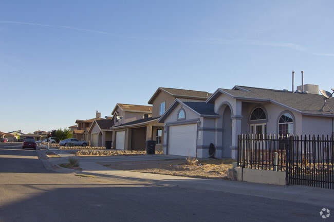 Building Photo - Desert Breeze