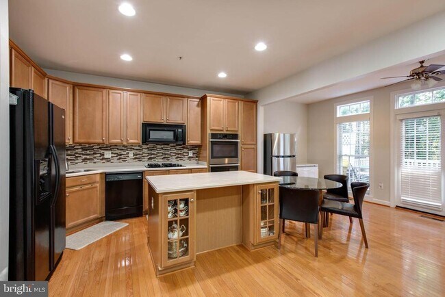 Building Photo - 1506 Penzance Way