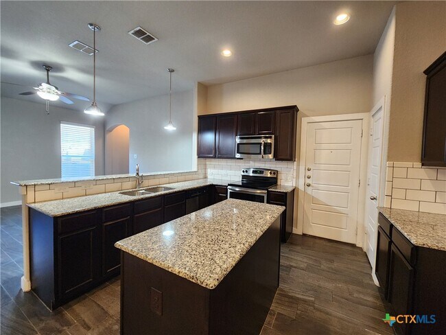 Building Photo - 1143 Creekside Orchard