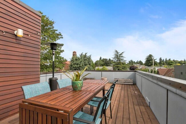 Building Photo - 3Bd/3Ba Seattle Townhome