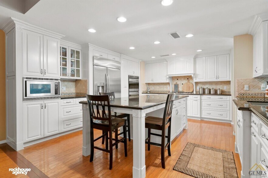 Building Photo - 8901 Omeara Ct