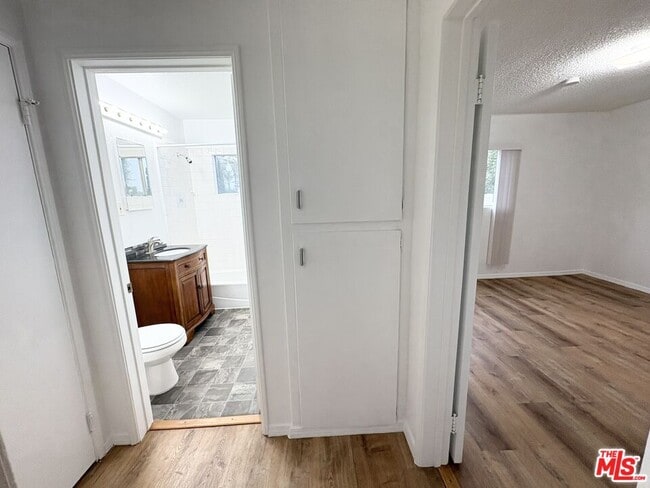 Building Photo - 534 Santa Clara Ave