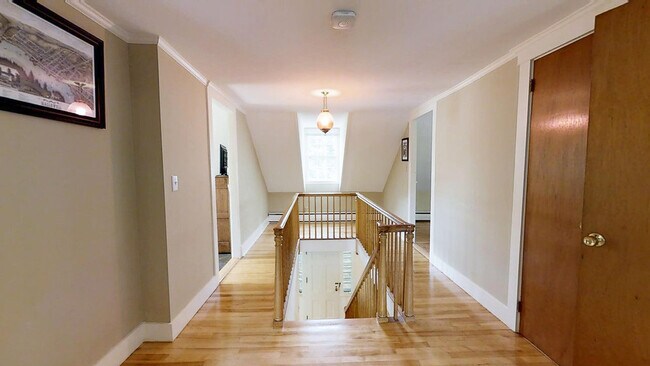 Building Photo - 7 Warren St