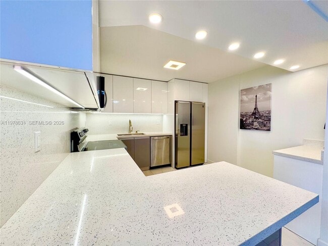 Building Photo - 250 174th St