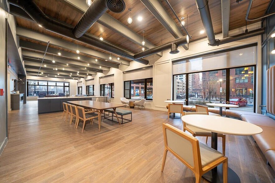 Resident's Lounge - 1500 Washington St