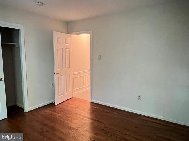 Building Photo - 10101 Alsace Ct