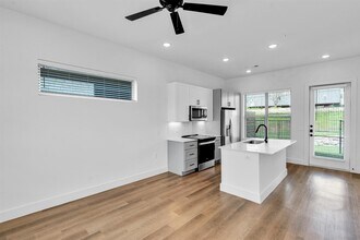 Building Photo - 1511 Provident Dr