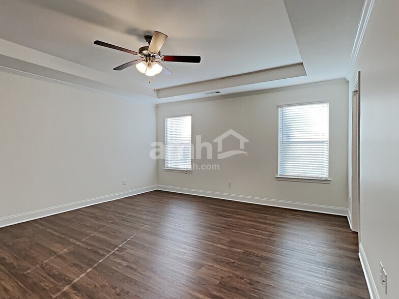 Building Photo - 416 Charity Ln