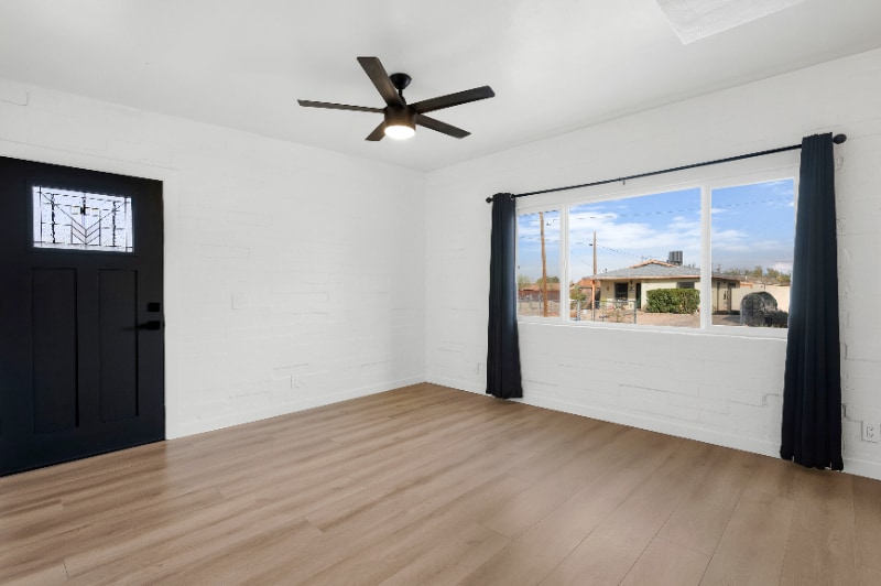 Building Photo - 207 W 25th St