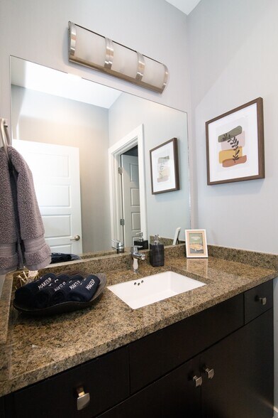 Building Photo - 1606 7th Ave N