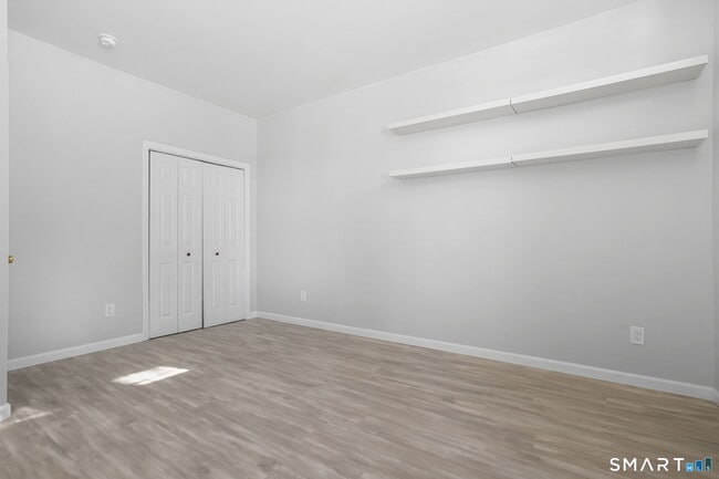 Building Photo - 19 Candlewood Springs Road