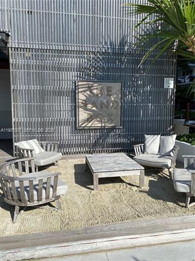 Building Photo - 2301 Collins Ave