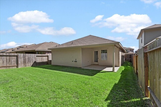 Building Photo - 14966 Cypress Holw Dr
